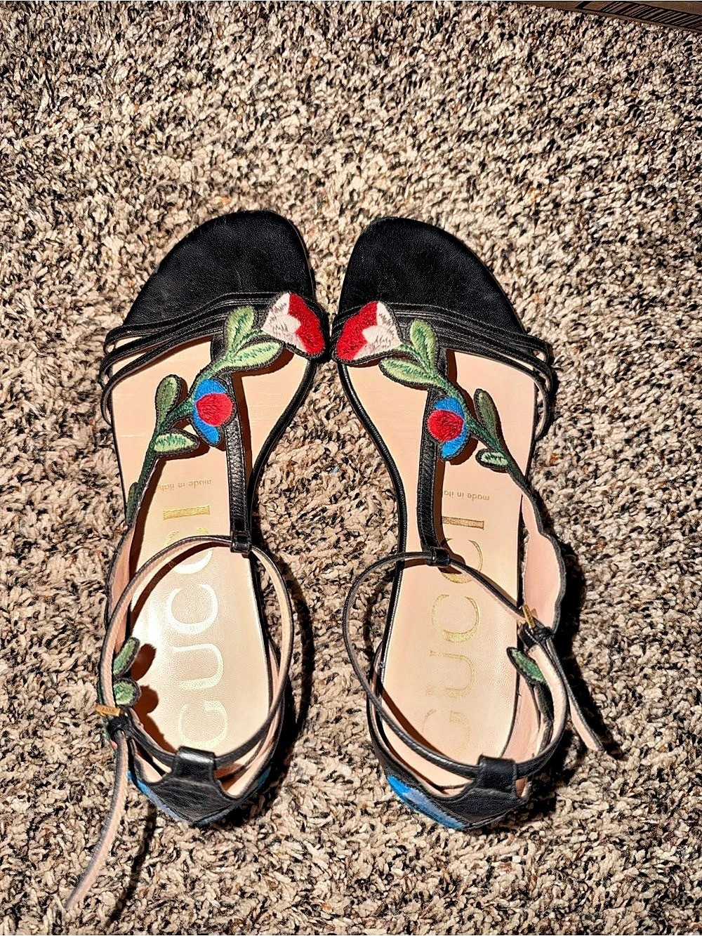 Gucci Ophelia Floral-Embroidered Flat Sandals Black & Pink